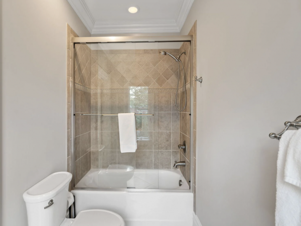 Pure Luxury Lakeside Home Amazing Amenities