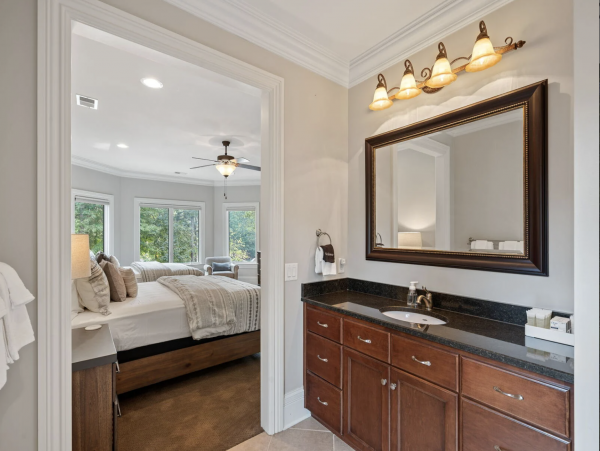 Pure Luxury Lakeside Home Amazing Amenities