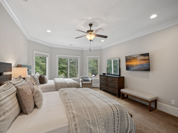 Pure Luxury Lakeside Home Amazing Amenities