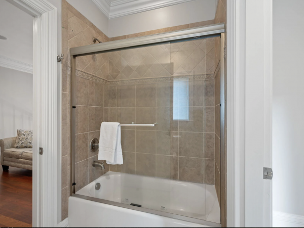 Pure Luxury Lakeside Home Amazing Amenities