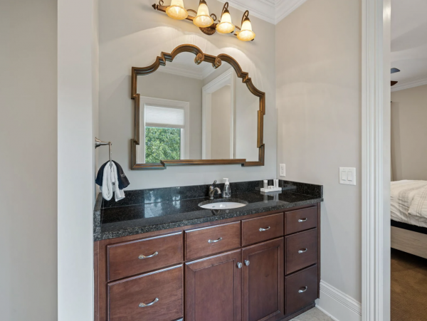 Pure Luxury Lakeside Home Amazing Amenities