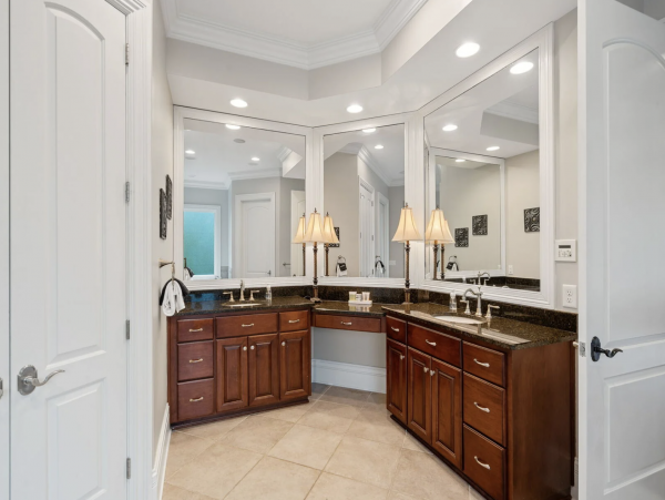 Pure Luxury Lakeside Home Amazing Amenities