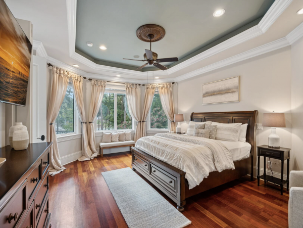 Pure Luxury Lakeside Home Amazing Amenities