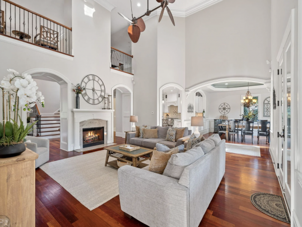 Pure Luxury Lakeside Home Amazing Amenities
