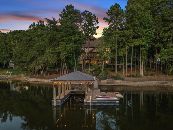 Pure Luxury Lakeside Home Amazing Amenities