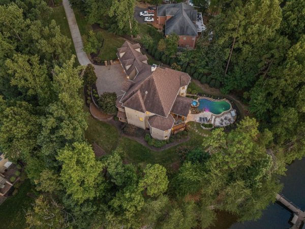 Pure Luxury Lakeside Home Amazing Amenities