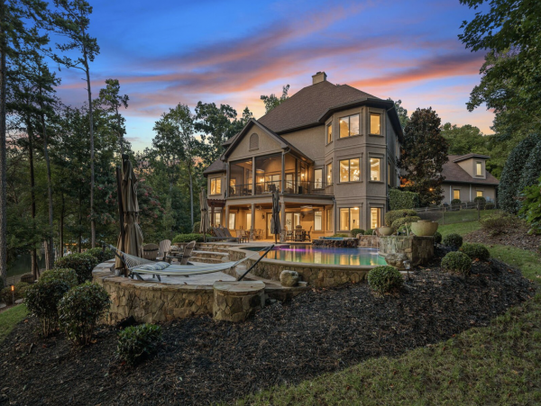 Pure Luxury Lakeside Home Amazing Amenities