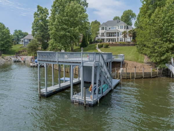 Stunning lake Views True Paradise. Magnificent Vacation Rental Home