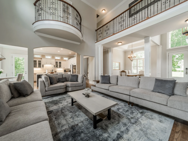 Stunning lake Views True Paradise. Magnificent Vacation Rental Home