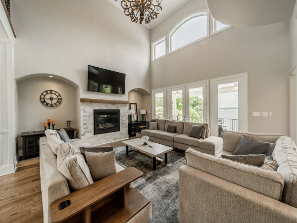 Stunning lake Views True Paradise. Magnificent Vacation Rental Home