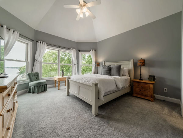 Stunning lake Views True Paradise. Magnificent Vacation Rental Home