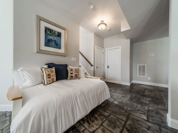 Stunning lake Views True Paradise. Magnificent Vacation Rental Home