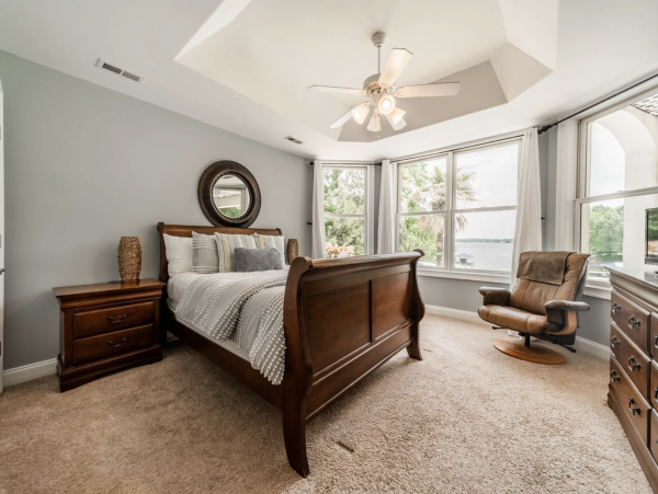 Stunning lake Views True Paradise. Magnificent Vacation Rental Home