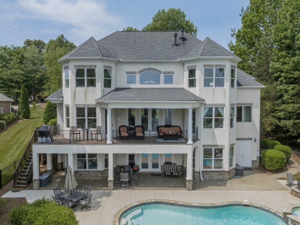 Stunning lake Views True Paradise. Magnificent Vacation Rental Home