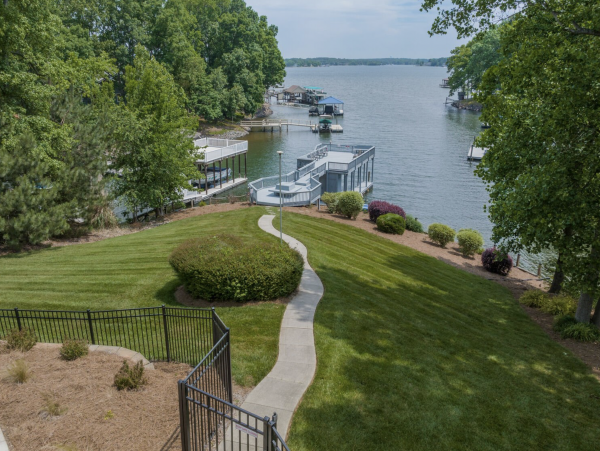Stunning lake Views True Paradise. Magnificent Vacation Rental Home