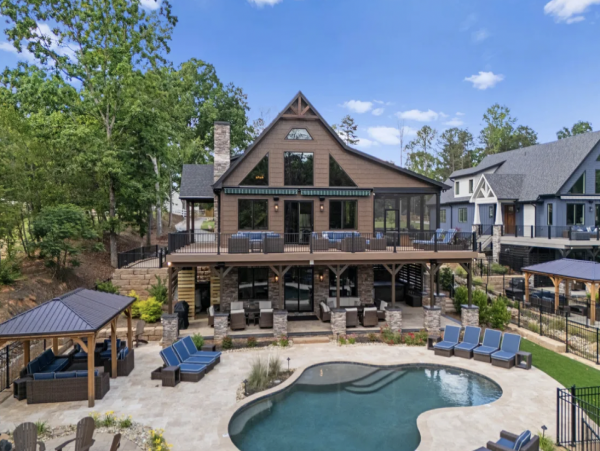 Private Lodge Can Sleep Up to 20 Guests Exclusive Vacation Residence- Private Beach