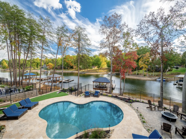 Private Lodge Can Sleep Up to 20 Guests Exclusive Vacation Residence- Private Beach