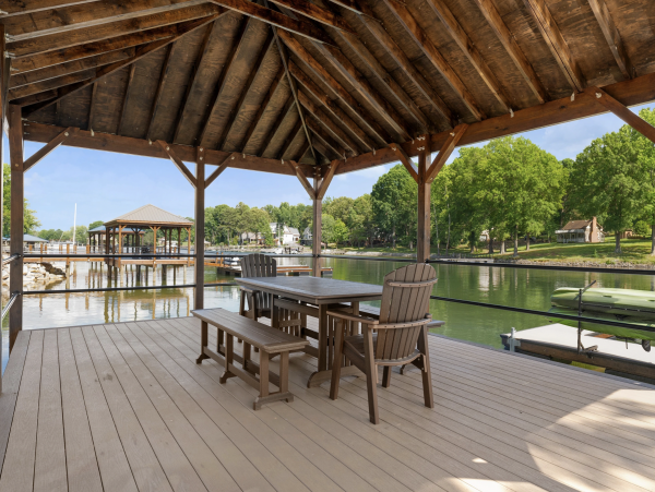 Private Lodge Can Sleep Up to 20 Guests Exclusive Vacation Residence- Private Beach