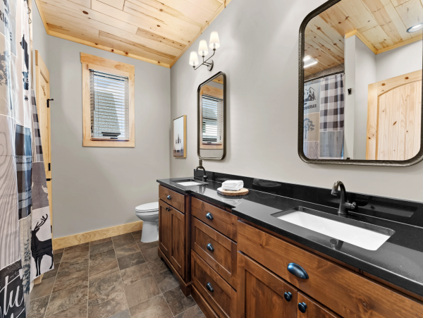 Private Lodge Can Sleep Up to 20 Guests Exclusive Vacation Residence- Private Beach