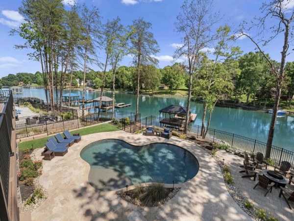 Private Lodge Can Sleep Up to 20 Guests Exclusive Vacation Residence- Private Beach
