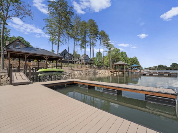 Private Lodge Can Sleep Up to 20 Guests Exclusive Vacation Residence- Private Beach