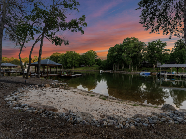 Private Lodge Can Sleep Up to 20 Guests Exclusive Vacation Residence- Private Beach