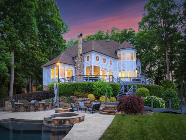 The Ultimate Lake Norman Lakeside Five Bedroom Retreat