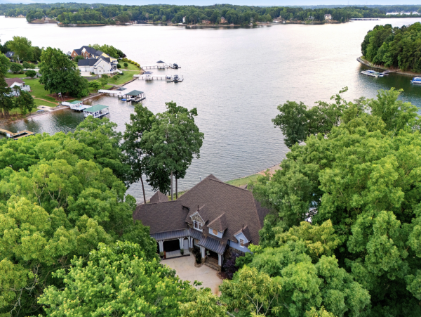 The Ultimate Lake Norman Lakeside Five Bedroom Retreat