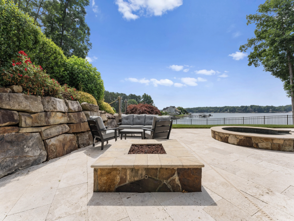 The Ultimate Lake Norman Lakeside Five Bedroom Retreat