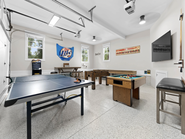 The Ultimate Lake Norman Lakeside Five Bedroom Retreat