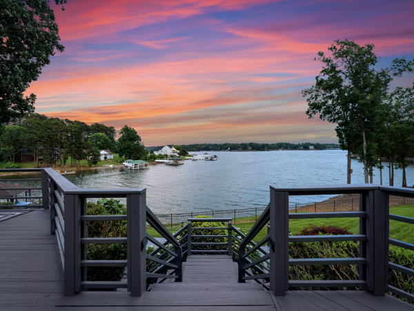 The Ultimate Lake Norman Lakeside Five Bedroom Retreat