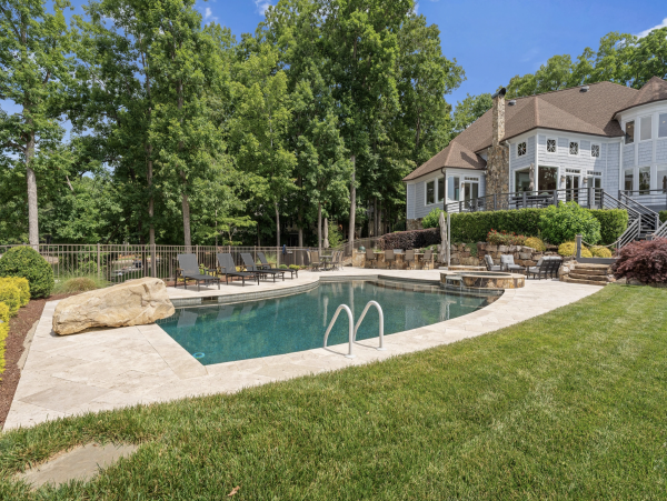 The Ultimate Lake Norman Lakeside Five Bedroom Retreat