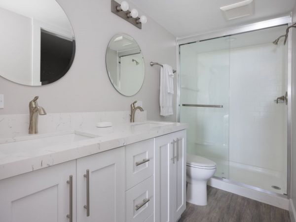Cozy Beachfront Vacation Condo in Sanibel with Stunning Gulf Views