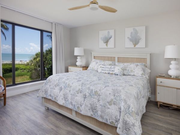 Cozy Beachfront Vacation Condo in Sanibel with Stunning Gulf Views