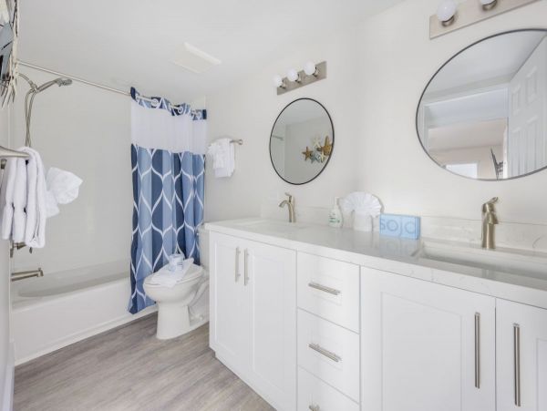 Ultimate Sanibel Vacation Rental: Beachfront & Comfort