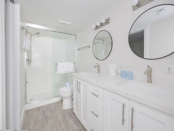 Ultimate Sanibel Vacation Rental: Beachfront & Comfort