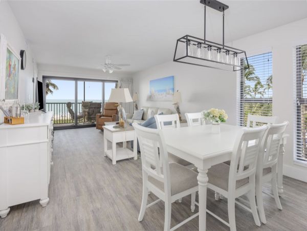 Ultimate Sanibel Vacation Rental: Beachfront & Comfort