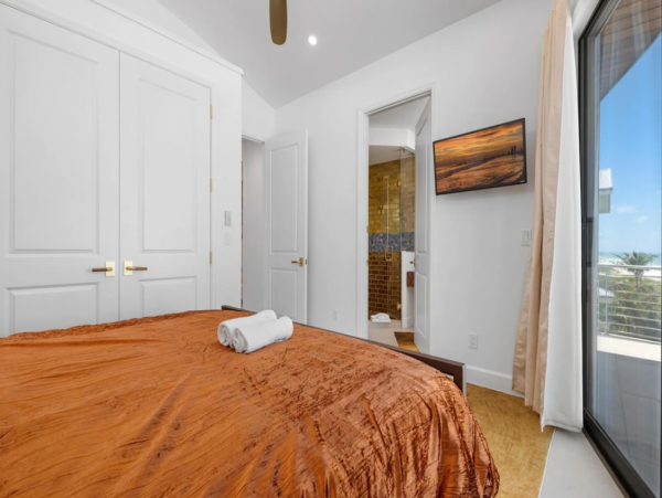 Stunning 4BR Anna Maria Rental: Beach, Pool, Sunset Views