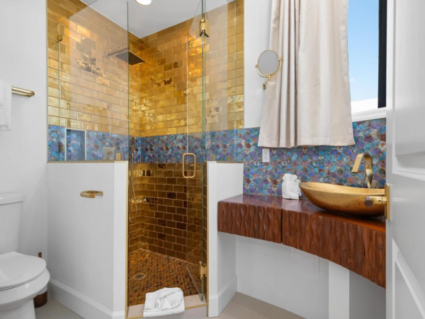 Stunning 4BR Anna Maria Rental: Beach, Pool, Sunset Views