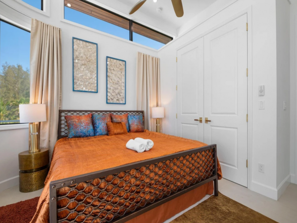 Stunning 4BR Anna Maria Rental: Beach, Pool, Sunset Views