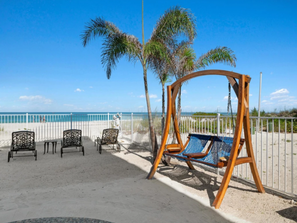 Stunning 4BR Anna Maria Rental: Beach, Pool, Sunset Views