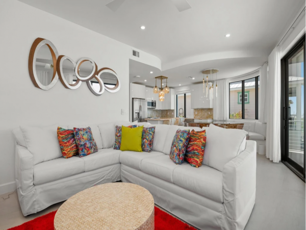 Stunning 4BR Anna Maria Rental: Beach, Pool, Sunset Views