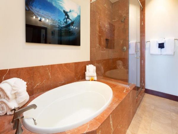 Ocean and Mountain View Three-Bedroom Vacation Rental on the Kohala Coast