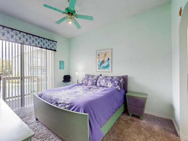 Eclectic 2 Bedroom Rental Short Walk to Beach