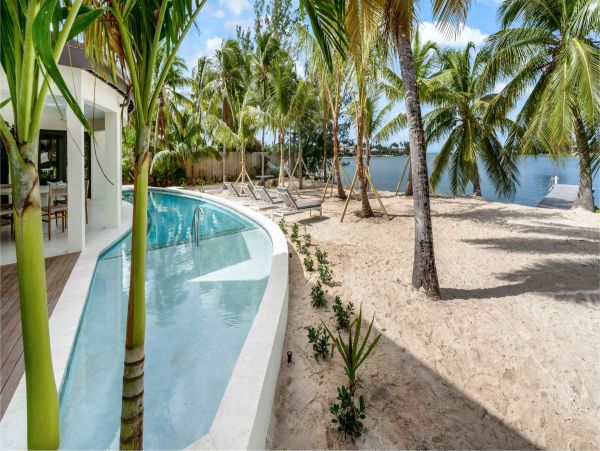 Relax at a Cayman Islands Villa with Stunning Beach Views