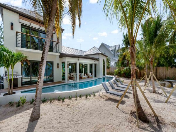 Relax at a Cayman Islands Villa with Stunning Beach Views