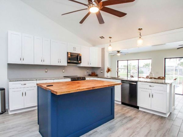 Great Pool Home in Cape Coral Sleeps 10 Guests