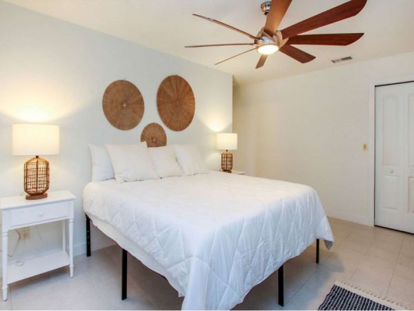 Great Pool Home in Cape Coral Sleeps 10 Guests