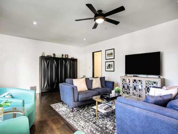 Vacation Rental Near the Beach Sleeps 10 Guests