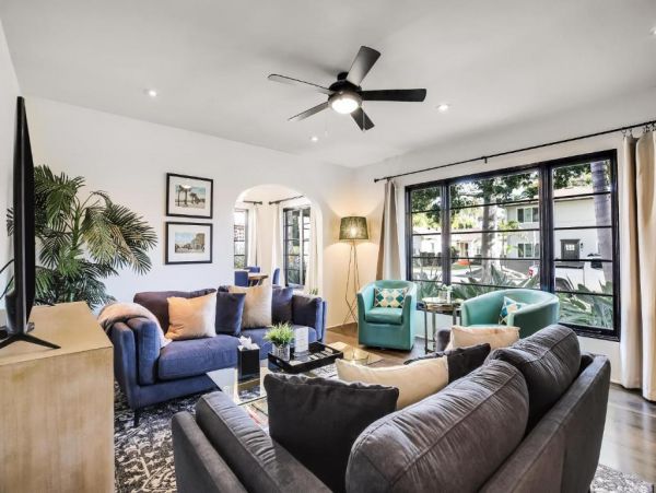 Vacation Rental Near the Beach Sleeps 10 Guests